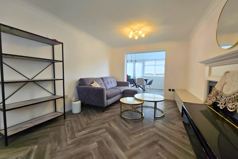 3 bedroom detached house to rent, High Meads Road, London E16