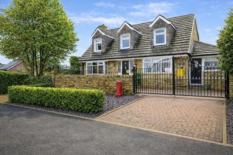 4 bedroom detached house for sale, The Boulevard, Farsley, Leeds