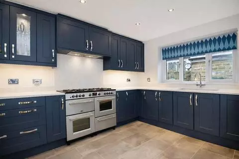 4 bedroom detached house for sale - Photo 4