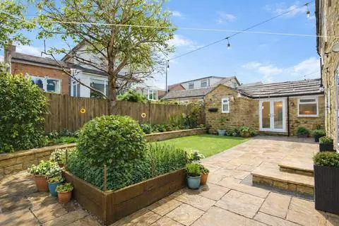 4 bedroom detached house for sale - Photo 6