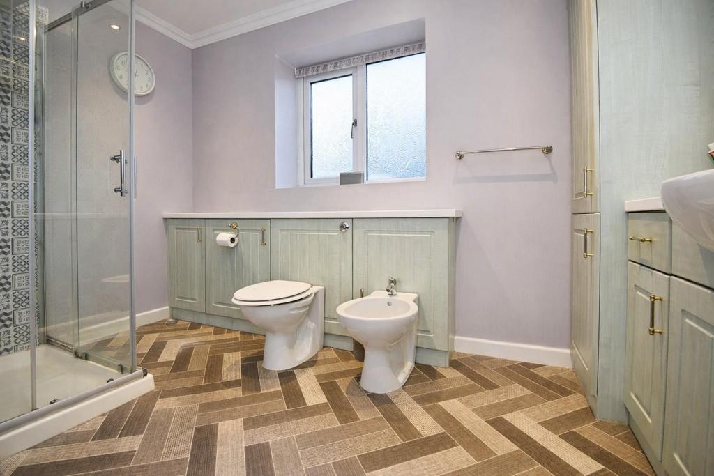 Ensuite