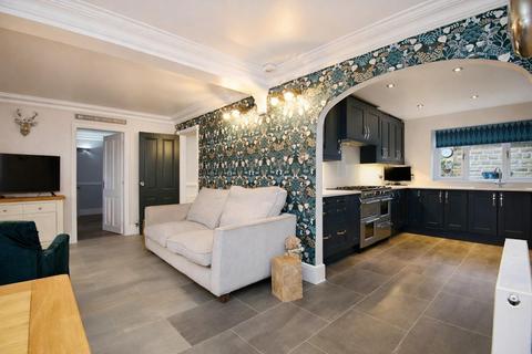 4 bedroom detached house for sale, The Boulevard, Farsley, Leeds