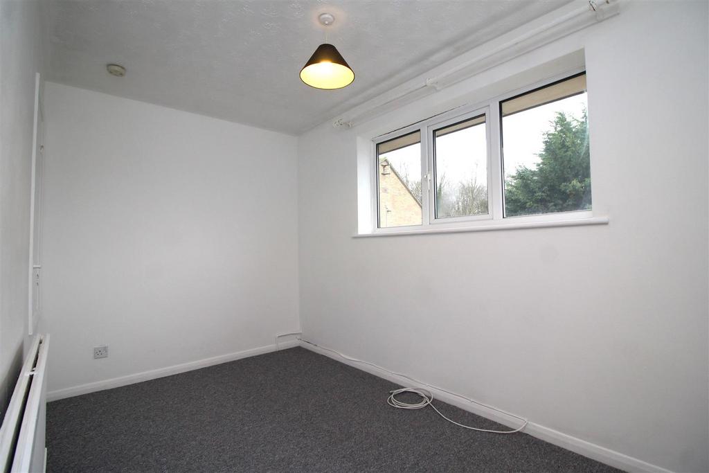 Bedroom 2 .JPG