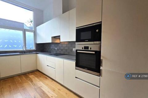 2 bedroom flat to rent, Exchange Gardens, London, SW8