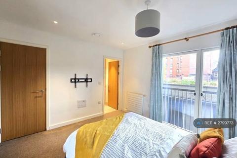 2 bedroom flat to rent, Exchange Gardens, London, SW8