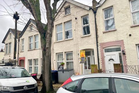 2 bedroom apartment for sale, Brightwell Avenue, Westcliff-on-Sea, Essex, SS0