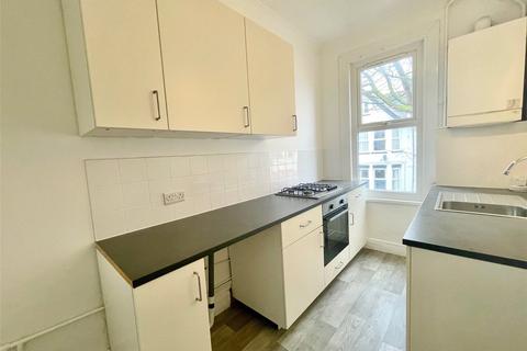 2 bedroom apartment for sale, Brightwell Avenue, Westcliff-on-Sea, Essex, SS0