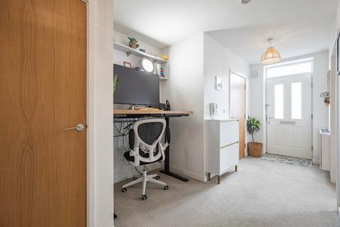 1 bedroom flat for sale, Balham New Road, Balham, London, SW12