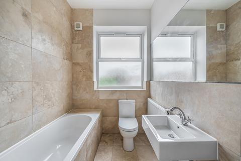 2 bedroom apartment for sale, Whateley Road, London
