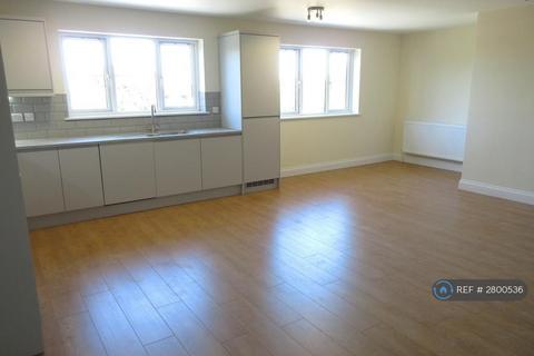 3 bedroom flat to rent, Mill House, Westcliff-On-Sea, SS0