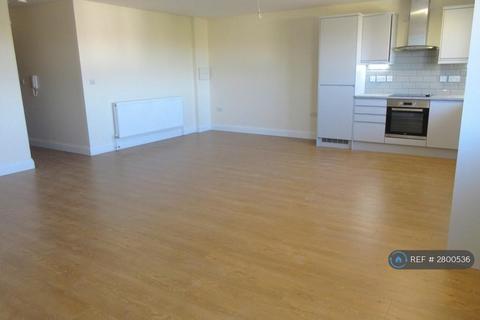 3 bedroom flat to rent, Mill House, Westcliff-On-Sea, SS0