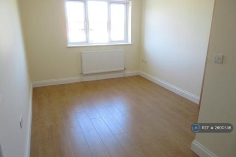 3 bedroom flat to rent, Mill House, Westcliff-On-Sea, SS0