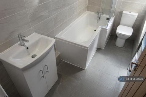 3 bedroom flat to rent, Mill House, Westcliff-On-Sea, SS0