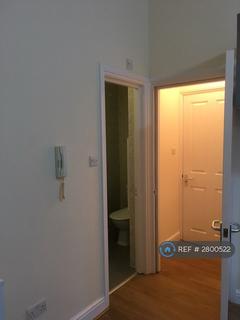 Studio to rent, Gloucester Drive, London, N4