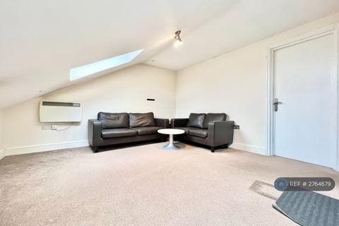 1 bedroom flat to rent, Highcliffe Gardens, Ilford, IG4