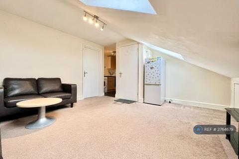 1 bedroom flat to rent, Highcliffe Gardens, Ilford, IG4