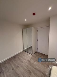 1 bedroom in a house share to rent, St Davids Square, London, E14