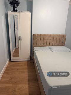 1 bedroom in a house share to rent, Preston Gardens, Luton, LU2