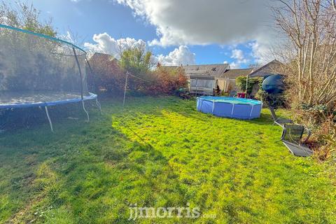 undefined, Boncath, SA37