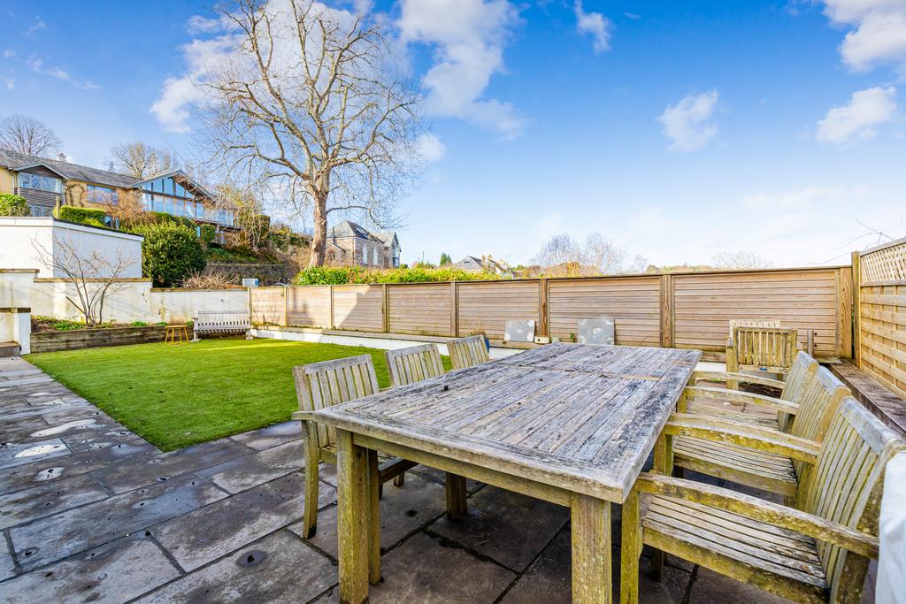 5 Garden Dartway