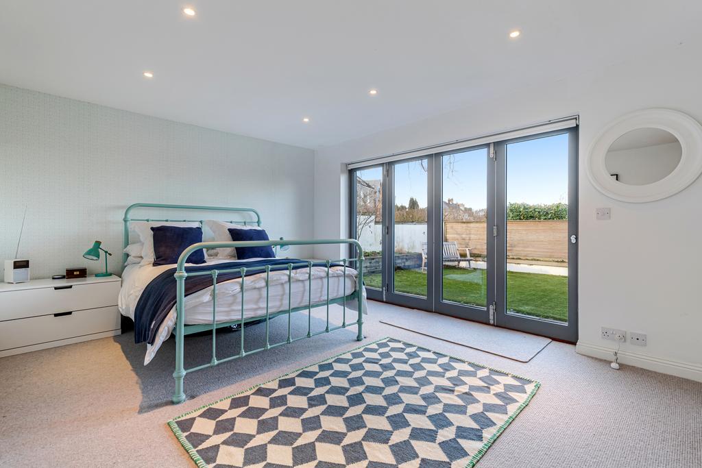 24 Main Bedroom Dartway