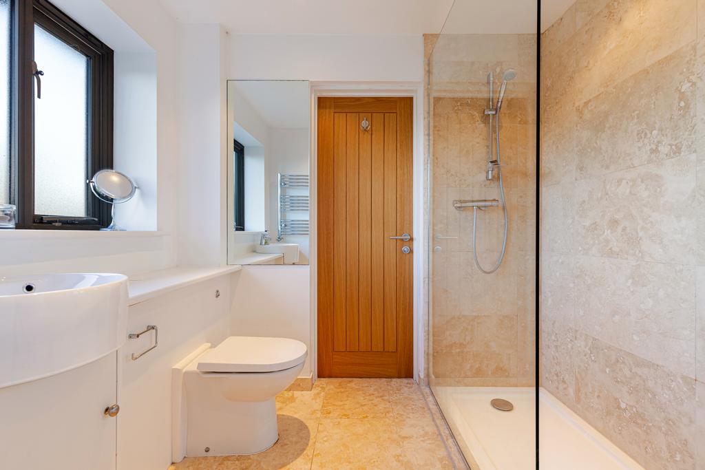 22 Shower Room Dartway