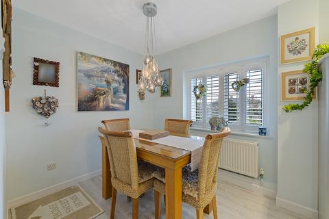 2 bedroom apartment for sale, Tithe Barn Court, Aldwick Bay Estate, Bognor Regis, West Sussex PO21