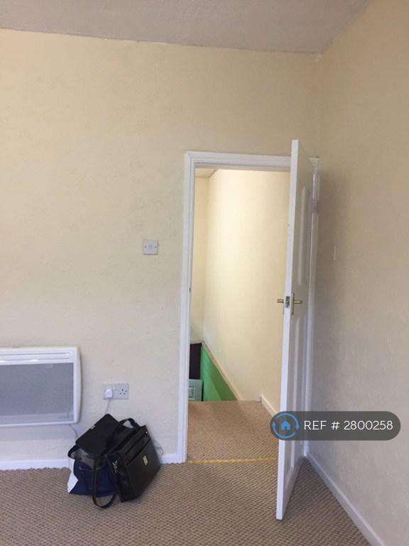 Large Bedroom