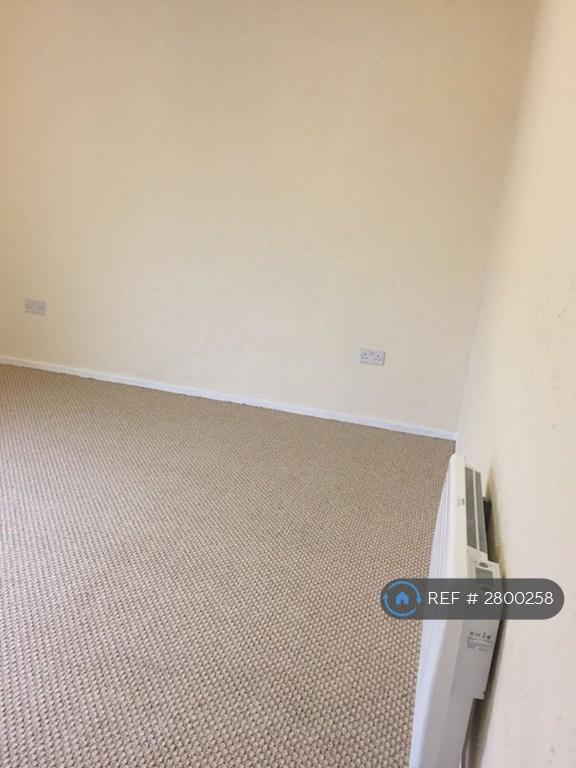 Large Bedroom