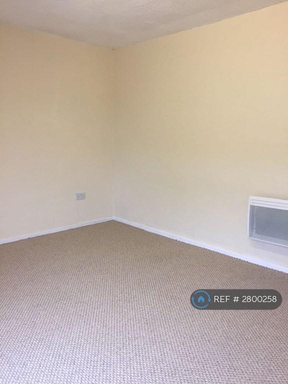 Large Bedroom
