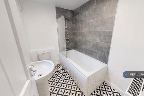2 bedroom terraced house to rent, Lowther St, Stoke-On-Trent, ST1