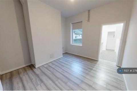 2 bedroom terraced house to rent, Lowther St, Stoke-On-Trent, ST1
