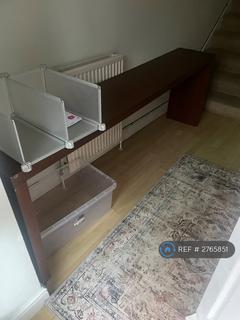 6 bedroom terraced house to rent, Nightingale Shott, Egham, TW20