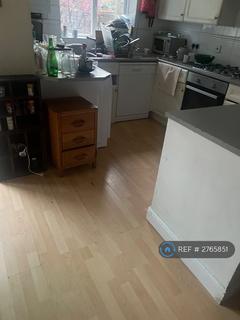 6 bedroom terraced house to rent, Nightingale Shott, Egham, TW20