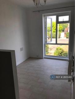 2 bedroom maisonette to rent, Boyce Road, Stanford-Le-Hope, SS17