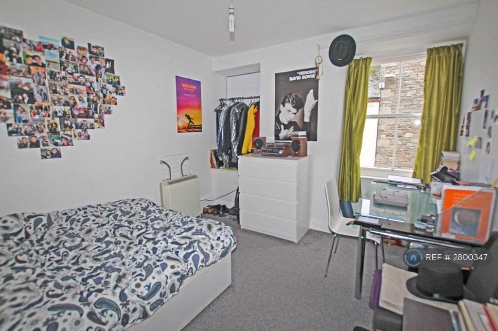 Flat 2 (Middle Floor)