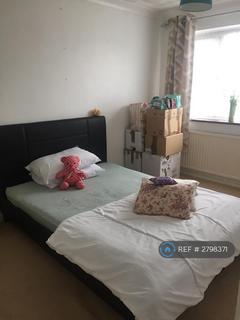 3 bedroom semi-detached house to rent, Hawk Close, Fareham, PO14