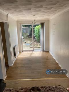 3 bedroom semi-detached house to rent, Hawk Close, Fareham, PO14