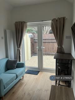 1 bedroom detached house to rent, Bodley Road, Greater London, KT3