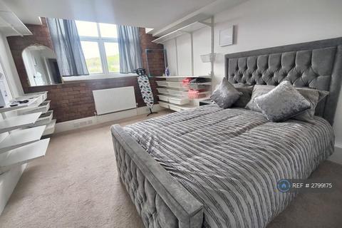 1 bedroom penthouse to rent, Sprinkwell Mill, Dewsbury, WF13