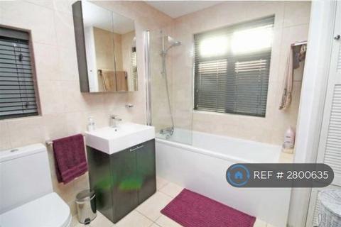 undefined, Twickenham, Twickenham, TW2