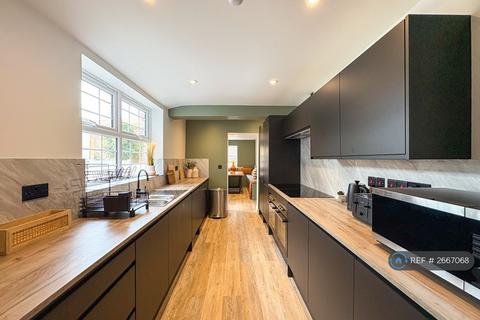 undefined, Cromwell St, Gloucester, GL1
