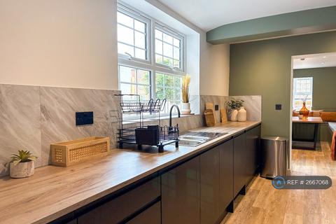 undefined, Cromwell St, Gloucester, GL1