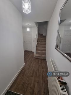 4 bedroom terraced house to rent, Sorrell Gardens, Newcastle, ST5