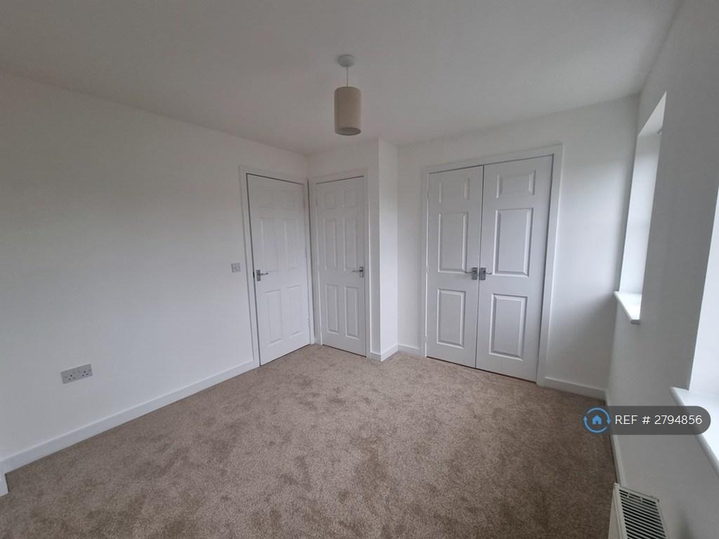 Bedroom 2 (1f)