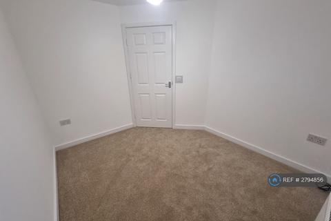 4 bedroom terraced house to rent, Sorrell Gardens, Newcastle, ST5