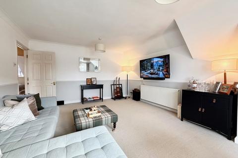 2 bedroom flat for sale, St. Catherines Place, Hummer Road, Egham, Surrey, TW20