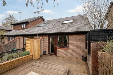 undefined, Gossoms Ryde, Berkhamsted HP4