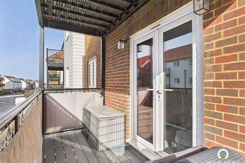 2 bedroom flat for sale, Pictor Drive, Kent CT9