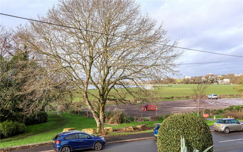 Sandbanks Road